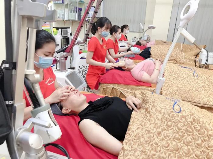 Phòng điều trị da công nghệ cao tại Hòa Anh