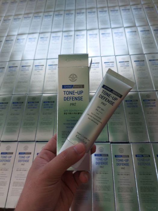 Kem chống nắng Cosmeheal Shine White Tone Up Defense Pro+ SPF50 PA+++ ảnh 1