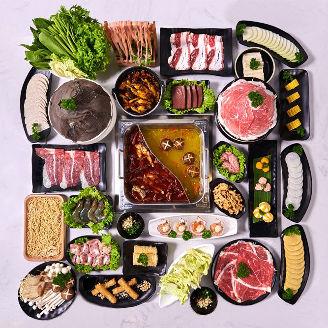 Không gian ấm cúng và món ngon đặc trưng tại JI LI LAI Asian Hotpot Buffet