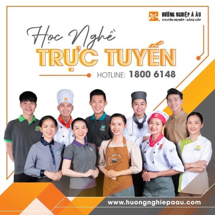 Học viên thực hành tại xưởng bánh Hướng Nghiệp Á Âu