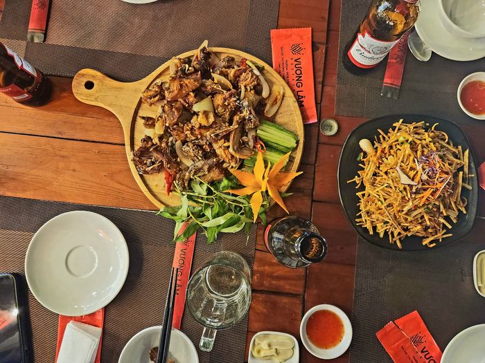 Không gian sang trọng tại Nhà hàng Vương Lâm