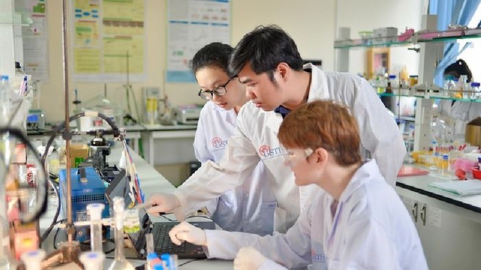 Hình ảnh minh họa nhà khoa học nghiên cứu (Nguồn: internet)