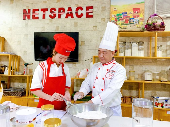 Hình ảnh lớp học làm bánh tại Netspace