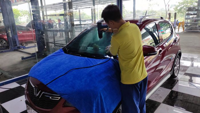 Không gian làm việc chuyên nghiệp tại Garage ô tô Hoàng Gia Phát