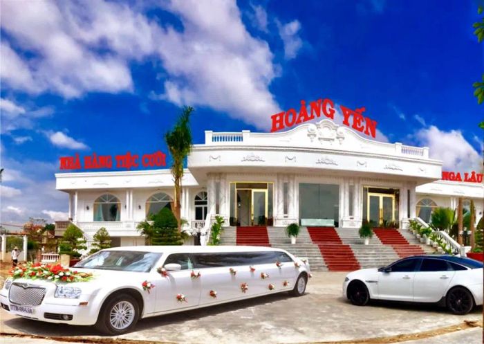 Không gian tiệc cưới lộng lẫy tại Hoàng Yến Group