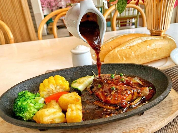 Hình ảnh thực đơn hấp dẫn tại Delicio Restaurant