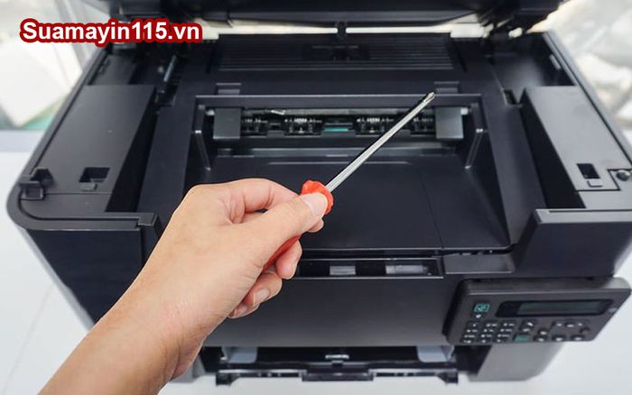 Hình ảnh đội ngũ kỹ thuật viên chuyên nghiệp tại Sửa máy in Gia Phát