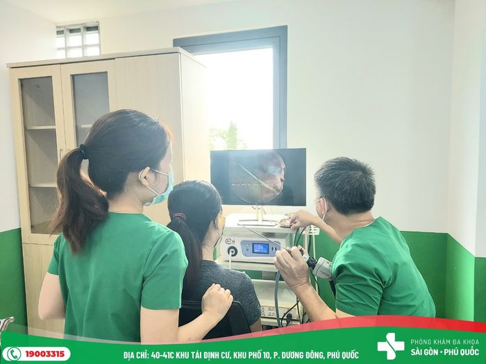 Hình ảnh đội ngũ y bác sĩ chuyên nghiệp tại Phòng Khám Đa Khoa Sài Gòn Phú Quốc