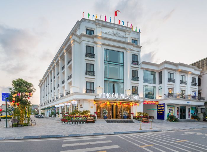 Không gian tiệc cưới sang trọng tại Móng Cái Palace Hotel