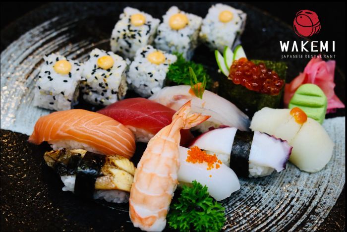 Không gian ấm cúng tại Wakemi Japanese Restaurant