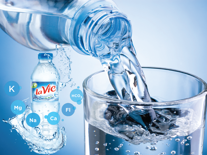 Hình ảnh chai nước khoáng LaVie thiết kế tinh tế