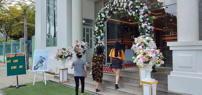 Sân khấu tiệc cưới lộng lẫy tại Thịnh Phát (Ảnh 3)