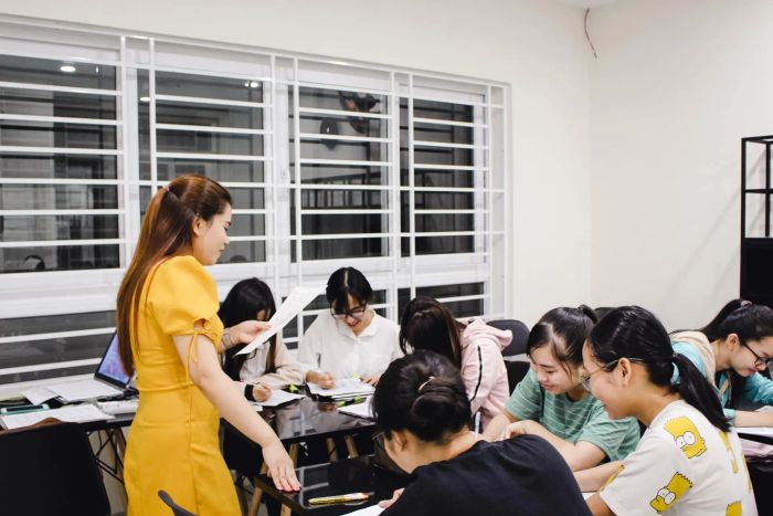 Toeic Phạm Phương ảnh 1 - Học viên chia sẻ hình ảnh về không gian học tập đầy năng lượng tại Toeic Phạm Phương, nơi học viên có thể hoàn toàn tập trung và phát triển kỹ năng tiếng Anh của mình.