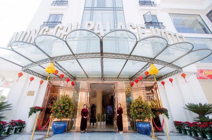 Lối vào sang trọng của Móng Cái Palace Hotel - Ấn tượng đầu tiên đầy ấn tượng