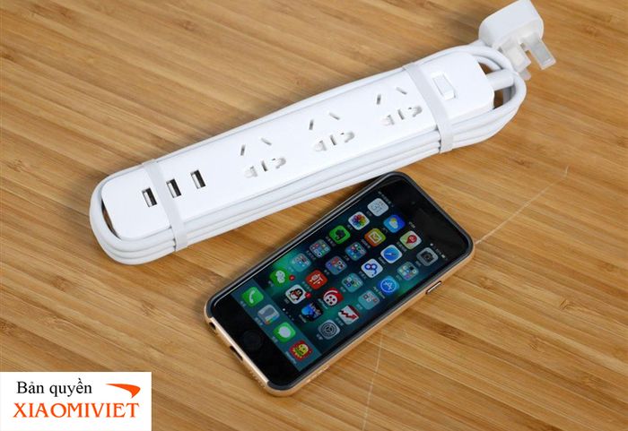 Hình ảnh ổ cắm thông minh Xiaomi với thiết kế tối giản đẳng cấp