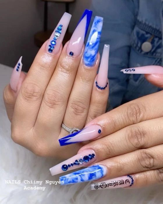 Tác phẩm nail đính đá lộng lẫy tại CHIIMY NGUYỄN (Ảnh 2)