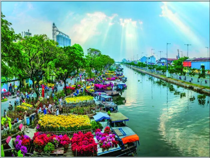 Cảnh sinh hoạt nhộn nhịp tại chợ hoa xuân (Nguồn: Tổng hợp)