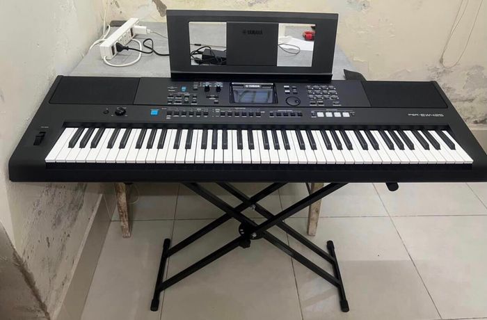 Góc trưng bày đầy màu sắc tại Trung Tâm Nhạc Cụ M - Music