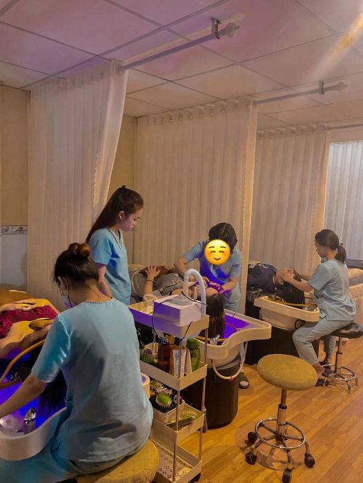 Hình ảnh quy trình trị liệu chuyên nghiệp tại Doanh Beauty