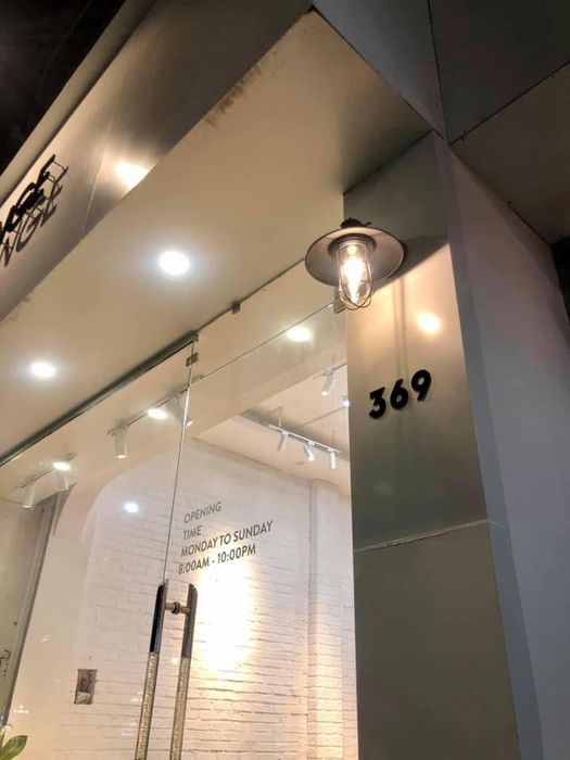 Không gian sang trọng và bộ sưu tập mỹ phẩm đa dạng tại Orange Cosmetic