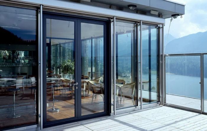 Cửa nhôm kính Việt Nhật - Tuyệt tác thiết kế trong ảnh 1