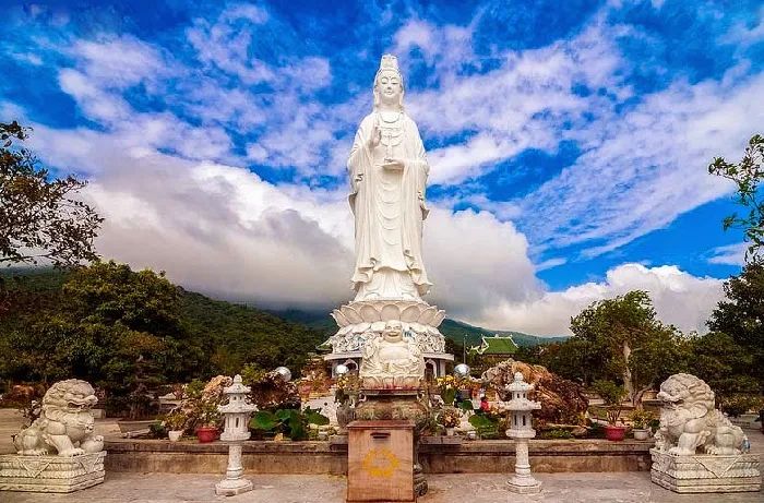 Toàn cảnh Chùa Linh Ứng Sơn Trà - Kiến trúc Phật giáo hòa quyện cùng thiên nhiên