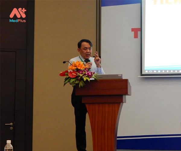 TS.BS Nguyễn Thượng Nghĩa - Chân dung vị bác sĩ tim mạch tài năng - Ảnh 2