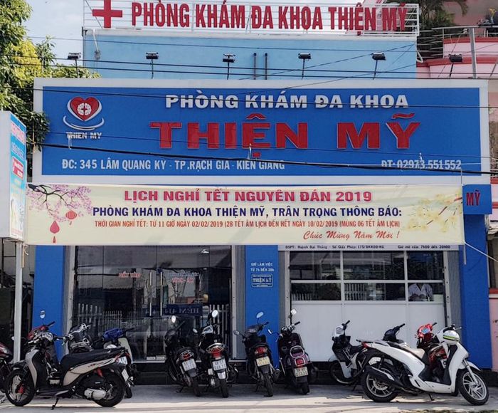 Hình ảnh phòng khám khang trang với hệ thống máy siêu âm hiện đại tại Thiện Mỹ