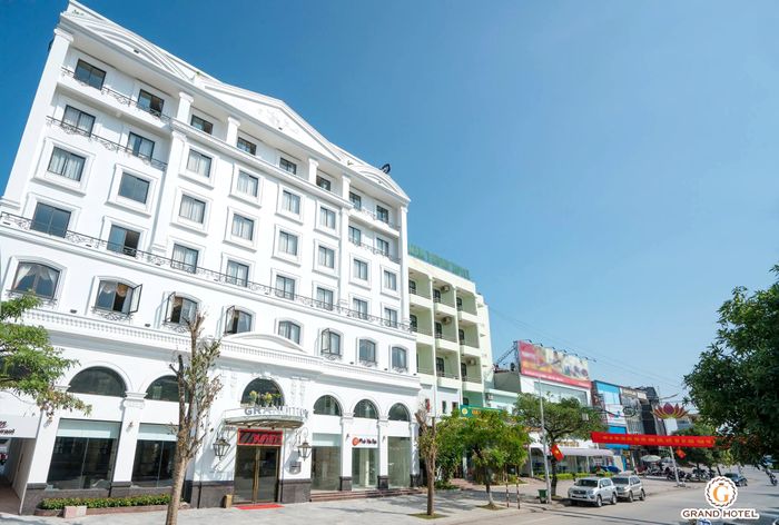 Toàn cảnh Grand Móng Cái Hotel - Tọa lạc tại vị trí đắc địa trung tâm thành phố