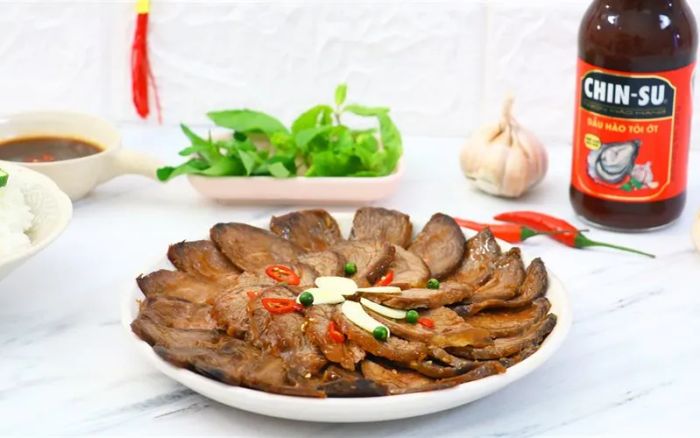 Hình ảnh bắp bò kho mật mía vàng óng hấp dẫn