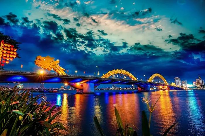 Cầu Rồng: Biểu tượng rồng thép vươn mình trên sông Hàn