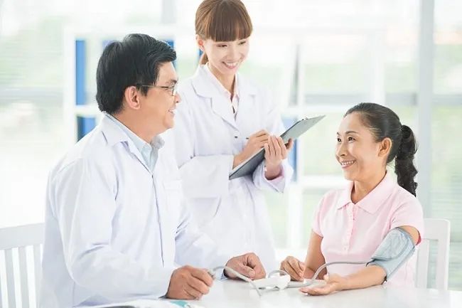 Ảnh hoạt động chuyên môn của BSCKII Nguyễn Văn Hữu