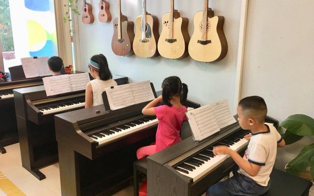 Góc học tập chuyên nghiệp được trang bị đầy đủ tại Thiên Phúc Music
