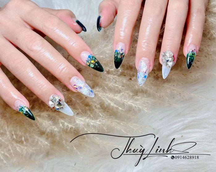 Không gian học tập hiện đại tại Thùy Linh Nail