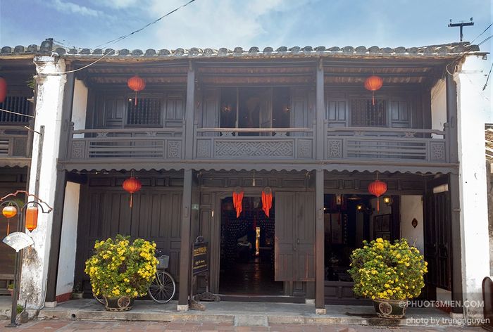 Vẻ đẹp trường tồn của Nhà Cổ Phùng Hưng qua ống kính