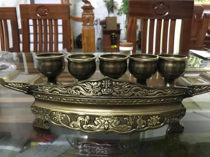 Bộ sưu tập đồ thờ bằng đồng tinh xảo tại Thúy Anh - Ảnh 2