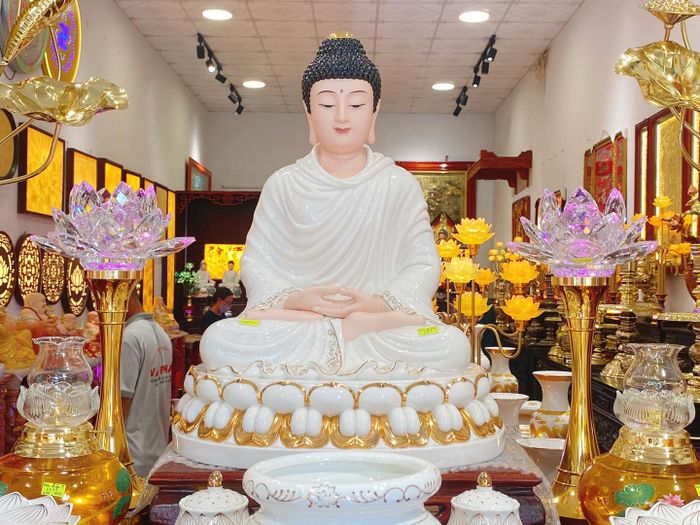 Không gian ấn tượng tại Đồ Thờ Vạn Phát