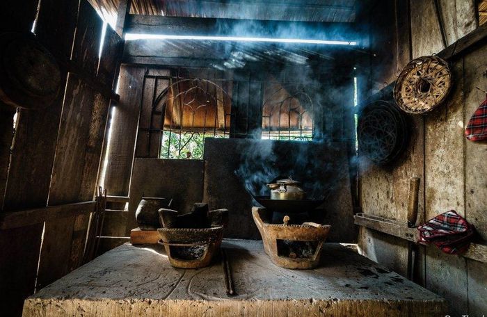 Hình ảnh minh họa sống động về chái bếp truyền thống