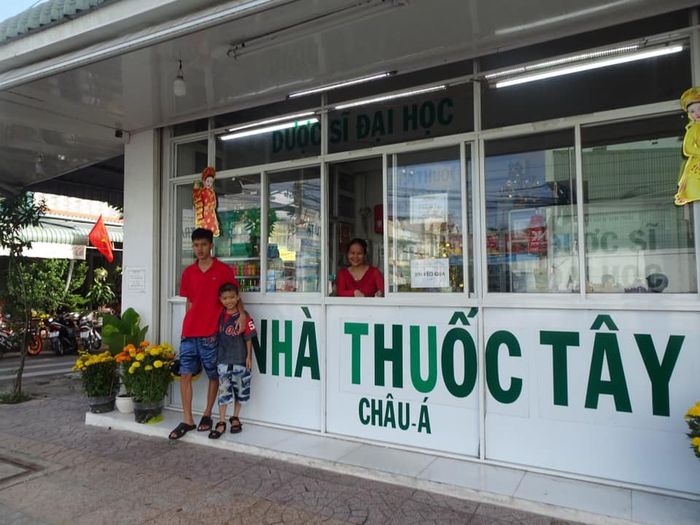 Không gian hiện đại tại Nhà thuốc Châu Á