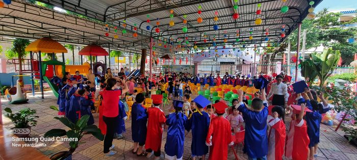 Những khoảnh khắc vui chơi đáng yêu của bé tại Trường Mầm Non Hoa Lan