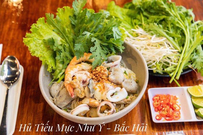 Góc ảnh nghệ thuật về món hủ tiếu mực đặc biệt - Ảnh 3