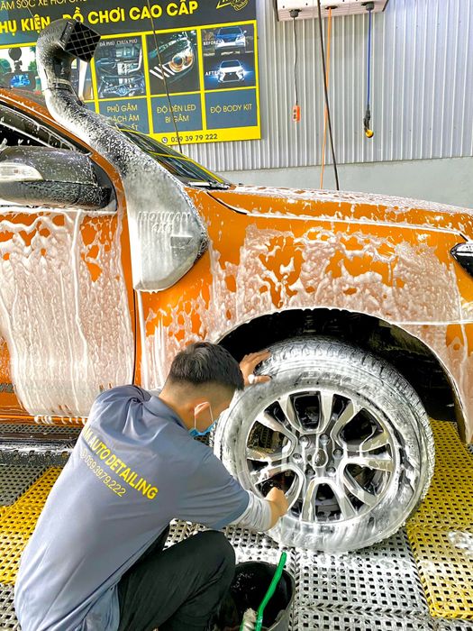 Hình ảnh quy trình chăm sóc xe đạt chuẩn quốc tế tại Hoàng Kim Auto Detailing