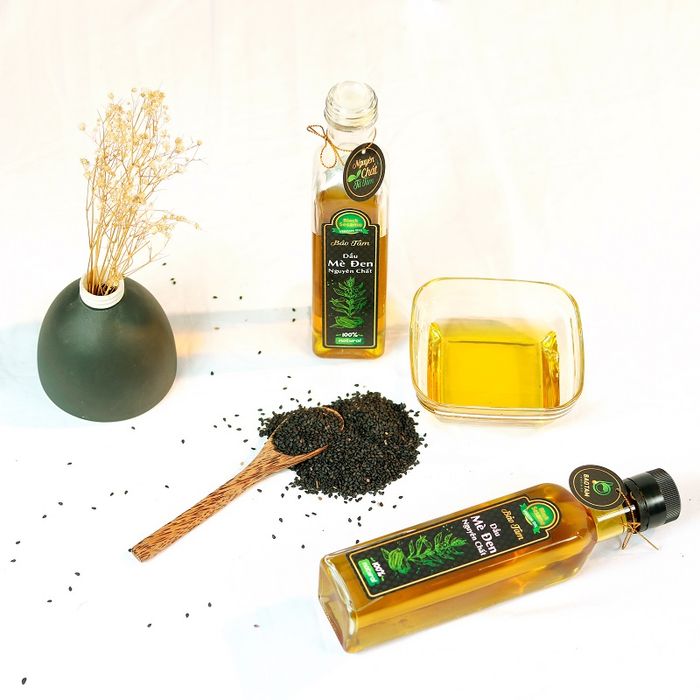 Hình ảnh chai dầu mè đen Bảo Tâm nguyên chất