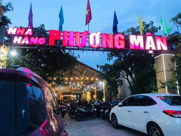 Không gian sang trọng với view biển tại Nhà Hàng Phương Mận