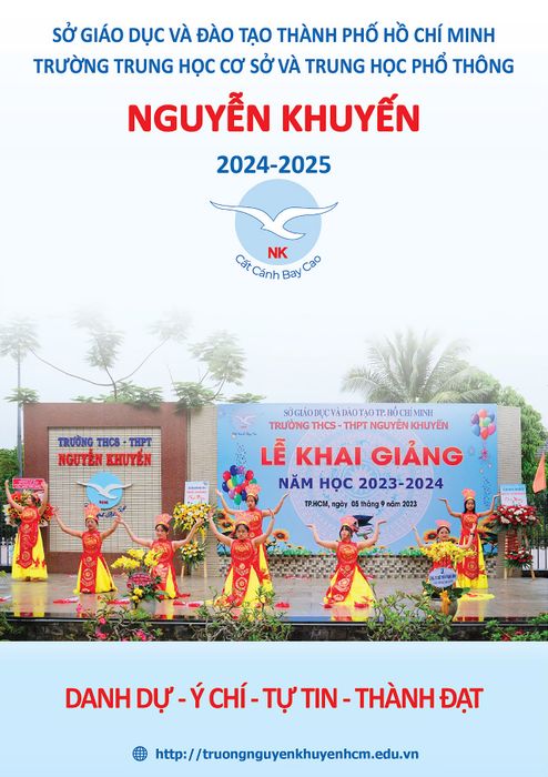 Khuôn viên xanh mát tại Trường Nguyễn Khuyến