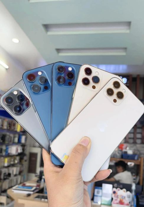 Hình ảnh showroom sang trọng của Tâm Loan Mobile