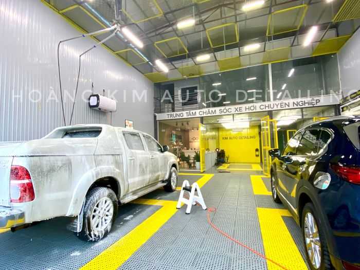 Không gian chăm sóc xe cao cấp tại Hoàng Kim Auto Detailing