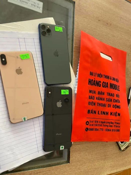 Hình ảnh showroom Hoàng Gia Mobile với không gian hiện đại