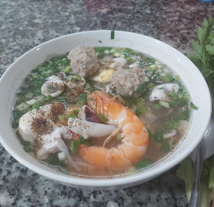 Góc nhìn chân thực về món hủ tiếu mực đặc biệt tại Anh Bum - Ảnh 3