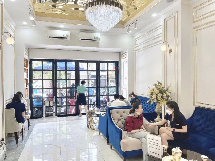 Không gian sang trọng và hệ thống máy móc hiện đại tại Viện Thẩm Mỹ Quốc Tế Hoa Kỳ